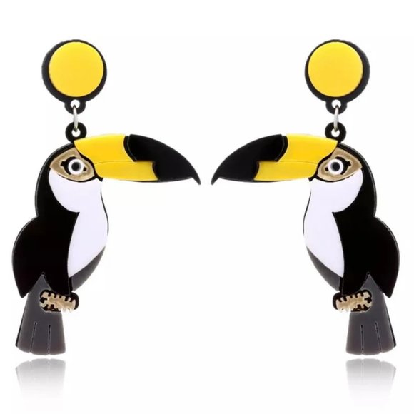 NEW Beautiful Black & Yellow Oversize TOUCAN Bird Stud Earrings BIRD FLY FLIGHT - Picture 6 of 7